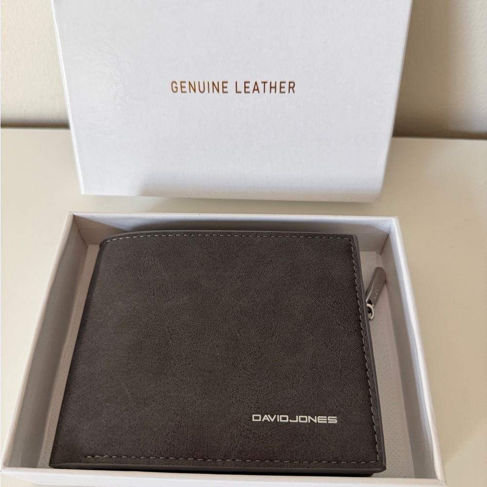 David Jones Men's Genuine Leather Gray Zip Card & Key Holder Wallet